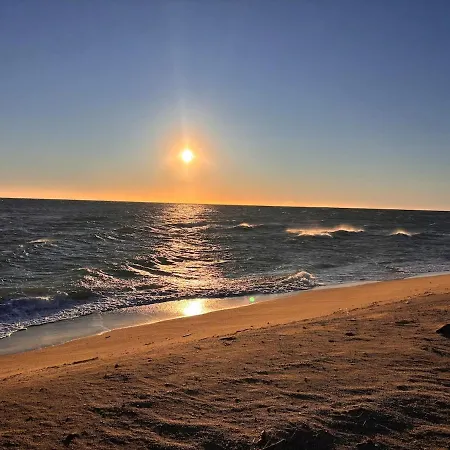 Proche Lydia A Deux Pas Des Deferlantes Et De La Grande
